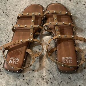 STEVE MADDEN MADDEN NYC SIZE 5 SANDALS